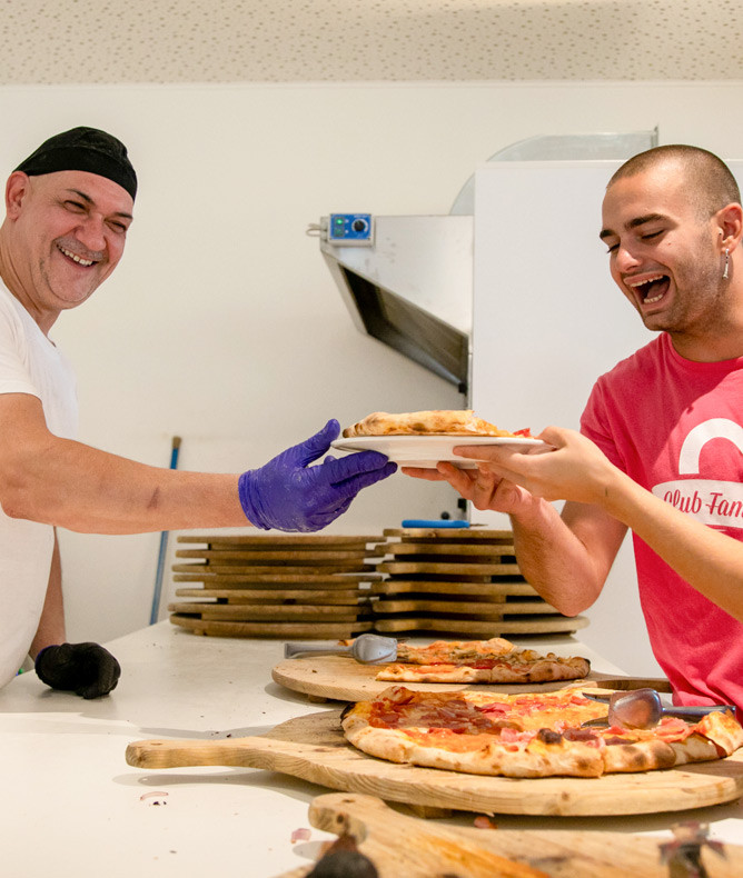 Perché il forno pizza ti aiuterà con la cena